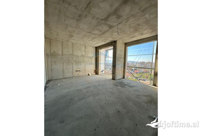 Shtepi ne shitje Apartament ne Tirane, 1+1, Mobilimi Bosh, pa mobiluar, Pagesa 117,000  Euro.