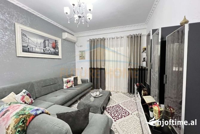 Shtepi ne shitje Apartament ne Tirane, 2+1, Mobilimi E mobiluar, Pagesa 140,000  Euro.