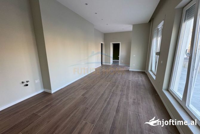 Shtepi ne shitje Apartament ne Tirane, 1+1, Mobilimi Bosh, pa mobiluar, Pagesa 125,000  Euro.