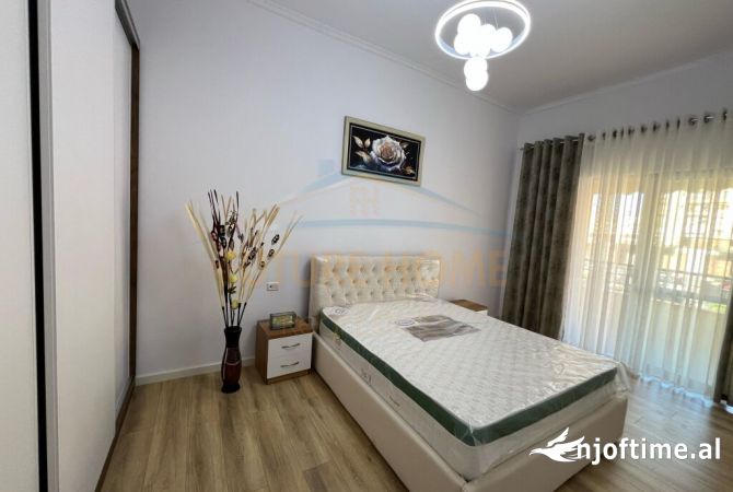 Shtepi ne shitje Apartament ne Tirane, 2+1, Mobilimi E mobiluar, Pagesa 145,000  Euro.
