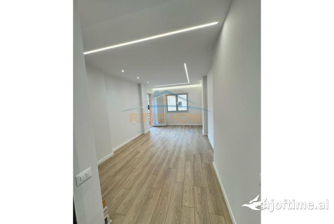 Shtepi ne shitje Apartament ne Tirane, 1+1, Mobilimi Bosh, pa mobiluar, Pagesa 117,000  Euro.