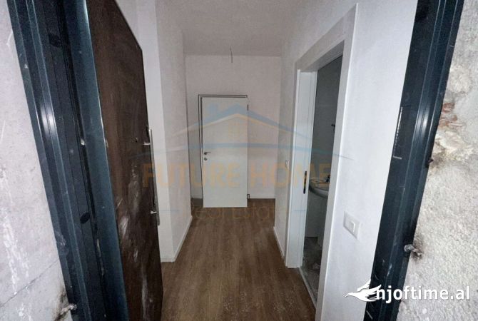 Shtepi ne shitje Apartament ne Tirane, 1+1, Mobilimi Bosh, pa mobiluar, Pagesa 120,000  Euro.