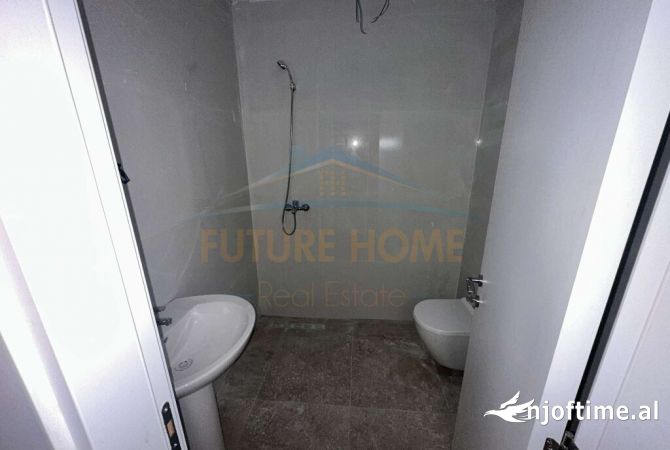 Shtepi ne shitje Apartament ne Tirane, 1+1, Mobilimi Bosh, pa mobiluar, Pagesa 120,000  Euro.