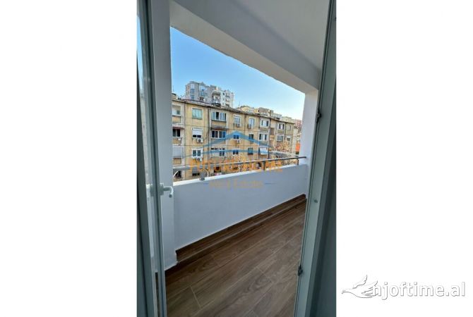 Shtepi ne shitje Apartament ne Tirane, 2+1, Mobilimi Bosh, pa mobiluar, Pagesa 148,000  Euro.