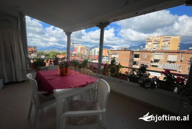 Shtepi ne shitje Apartament ne Tirane, 1+1, Mobilimi Bosh, pa mobiluar, Pagesa 180,000  Euro.