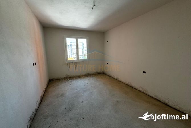 Shtepi ne shitje Apartament ne Tirane, 1+1, Mobilimi Bosh, pa mobiluar, Pagesa 95,600  Euro.