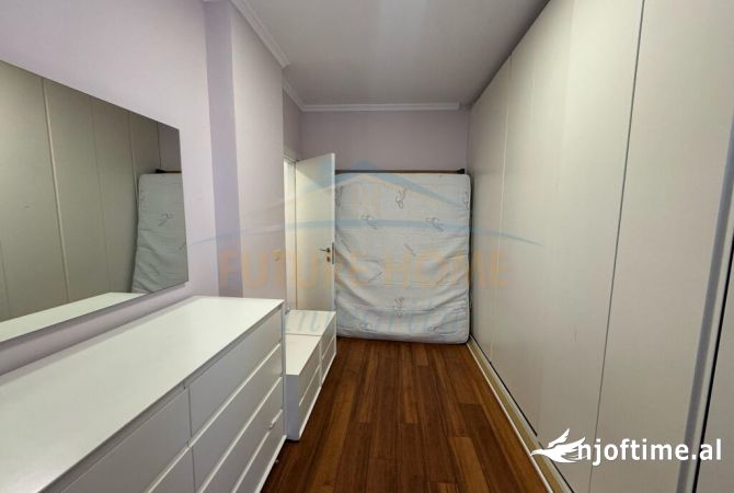 Shtepi ne shitje Apartament ne Tirane, 2+1, Mobilimi E mobiluar, Pagesa 203,000  Euro.