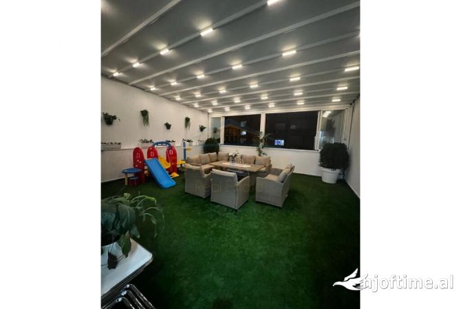 Shtepi ne shitje Apartament ne Tirane, 2+1, Mobilimi E mobiluar, Pagesa 300,000  Euro.