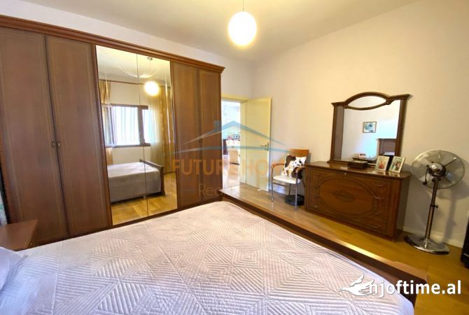 Shtepi ne shitje Apartament ne Tirane, 2+1, Mobilimi Bosh, pa mobiluar, Pagesa 225,000  Euro.