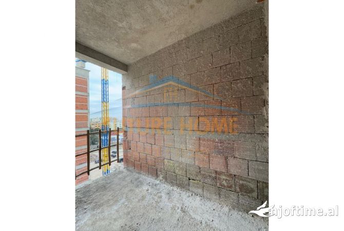 Shtepi ne shitje Apartament ne Tirane, 3+1, Mobilimi Bosh, pa mobiluar, Pagesa 131,000  Euro.