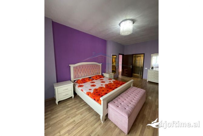 Shtepi me qera 4+1 ne Tirane - 1,350 Euro
