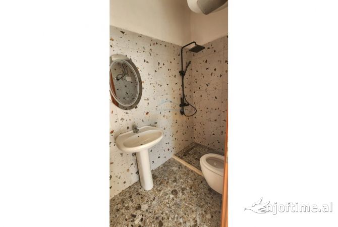 Shtepi ne shitje 1+1 ne Tirane - 78,000 Euro
