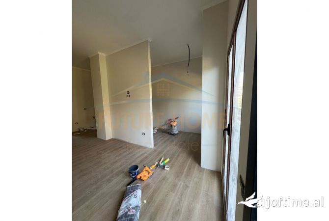 Shtepi ne shitje Apartament ne Tirane, 2+1, Mobilimi Bosh, pa mobiluar, Pagesa 139,250  Euro.