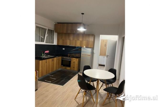 Shtepi ne shitje Apartament ne Tirane, 1+1, Mobilimi E mobiluar, Pagesa 145,000  Euro.