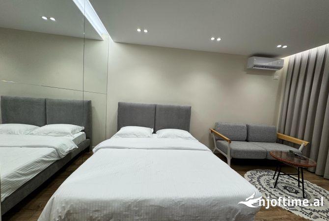 Shtepi ne shitje Apartament ne Tirane, 1+1, Mobilimi E mobiluar, Pagesa 184,000  Euro.
