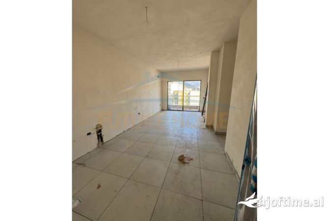 Shtepi ne shitje Apartament ne Tirane, 1+1, Mobilimi Bosh, pa mobiluar, Pagesa 200,520  Euro.