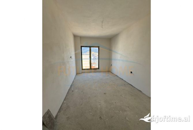 Shtepi ne shitje Apartament ne Tirane, 1+1, Mobilimi Bosh, pa mobiluar, Pagesa 200,520  Euro.