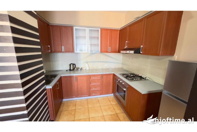 Shtepi ne shitje Apartament ne Tirane, 1+1, Mobilimi E mobiluar, Pagesa 212,850  Euro.