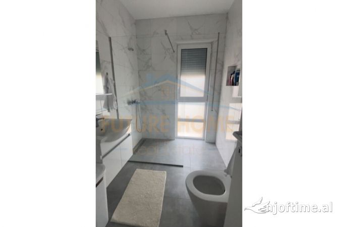 Shtepi ne shitje Apartament ne Durres, 2+1, Mobilimi Bosh, pa mobiluar, Pagesa 305,000  Euro.