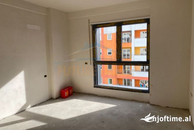 Shtepi ne shitje Apartament ne Tirane, 2+1, Mobilimi Bosh, pa mobiluar, Pagesa 210,000  Euro.