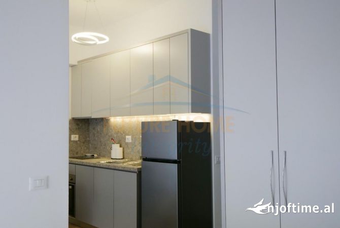 Shtepi ne shitje Apartament ne Tirane, Garsoniere, Mobilimi E mobiluar, Pagesa 72,000  Euro.