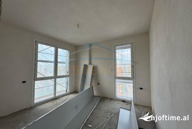 Shtepi ne shitje Apartament ne Tirane, 3+1, Mobilimi Bosh, pa mobiluar, Pagesa 226,240  Euro.