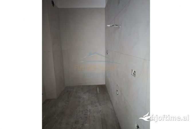 Shtepi ne shitje Apartament ne Tirane, 1+1, Mobilimi Bosh, pa mobiluar, Pagesa 82,500  Euro.