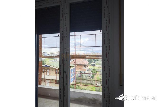 Shtepi ne shitje Apartament ne Tirane, 1+1, Mobilimi Bosh, pa mobiluar, Pagesa 82,500  Euro.