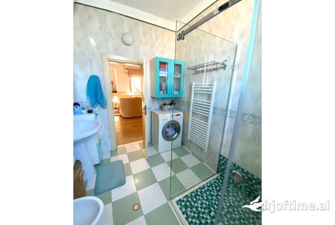 Shtepi ne shitje Apartament ne Tirane, 2+1, Mobilimi E mobiluar, Pagesa 210,000  Euro.