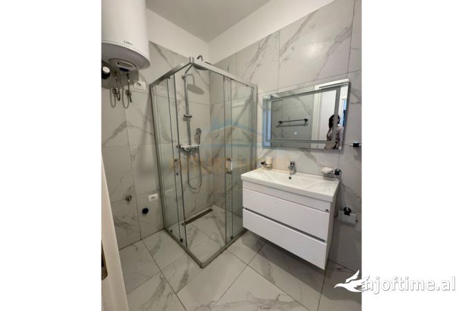 Shtepi ne shitje Apartament ne Tirane, 2+1, Mobilimi Bosh, pa mobiluar, Pagesa 287,000  Euro.