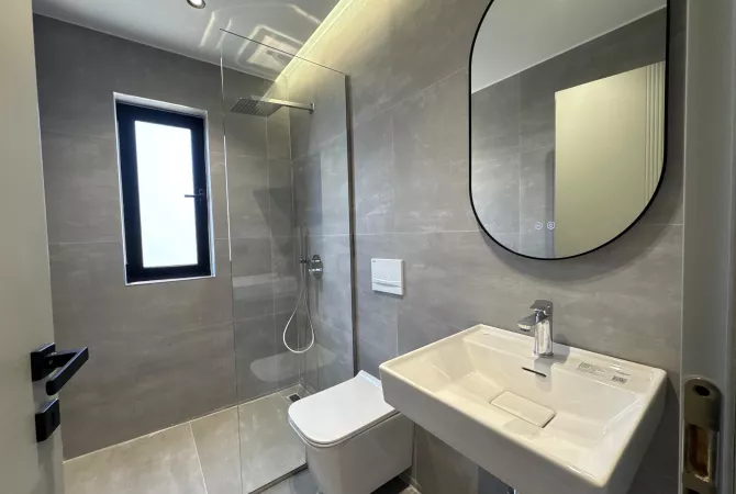 Shtepi ne shitje Apartament ne Tirane, 3+1, Mobilimi E mobiluar, Pagesa 268,000  Euro.