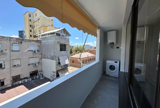 Shtepi ne shitje Apartament ne Tirane, 3+1, Mobilimi E mobiluar, Pagesa 268,000  Euro.