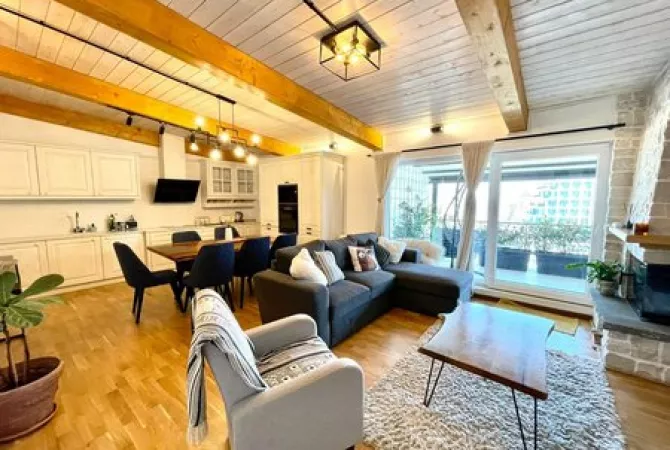 Shtepi ne shitje Apartament ne Tirane, 2+1, Mobilimi E mobiluar, Pagesa 350,000  Euro.