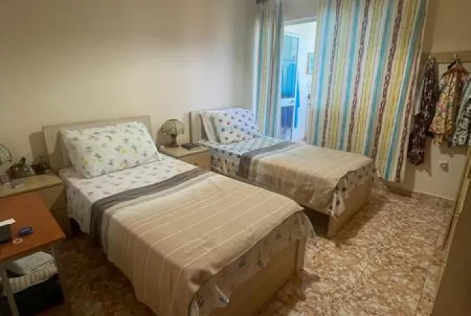 Shtepi ne shitje Apartament ne Tirane, 2+1, Mobilimi E mobiluar, Pagesa 160,000  Euro.