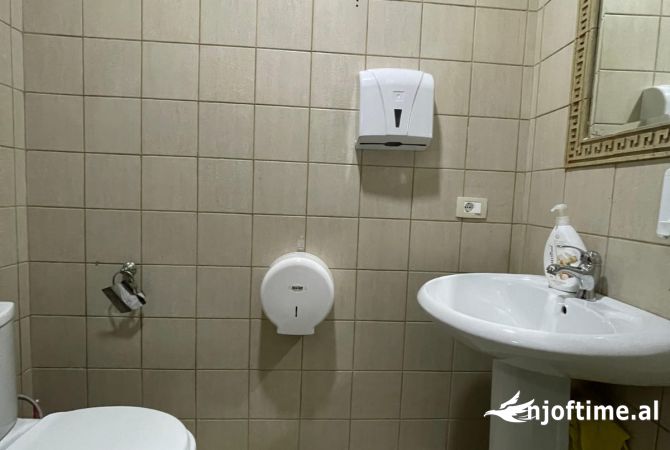 Jepet ambient biznesi me qera tek Rruga e Elbasanit