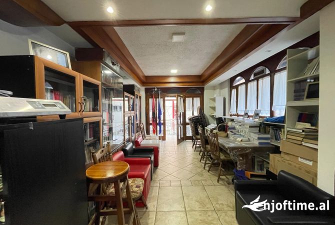 Jepet ambient biznesi me qera tek Rruga e Elbasanit