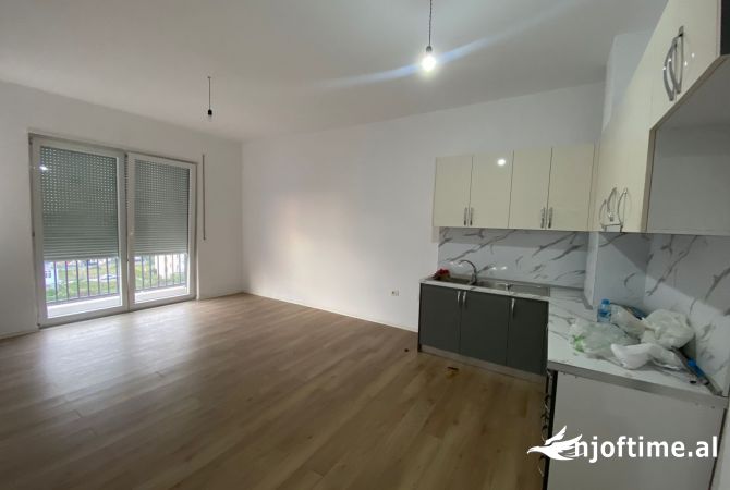 Shtepi me qera 2+1 ne Tirane - 300 Euro