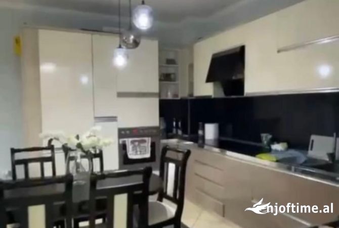 Shtepi me qera 2+1 ne Tirane - 50,000 Leke