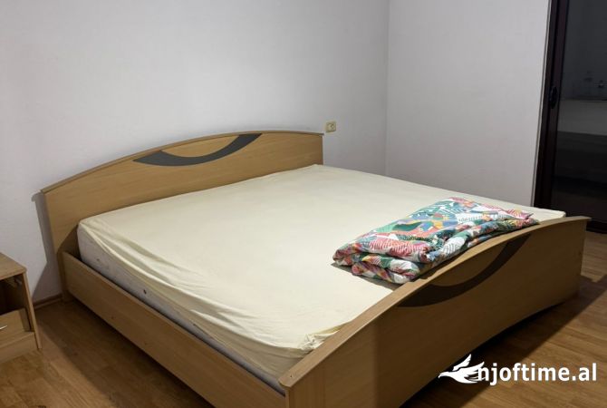Shtepi me qera 3+1 ne Tirane - 40,000 Leke