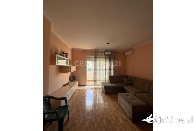 Shtepi me qera 1+1 ne Durres - 300 Euro