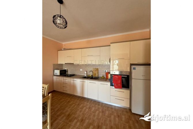 Shtepi me qera 1+1 ne Durres - 300 Euro