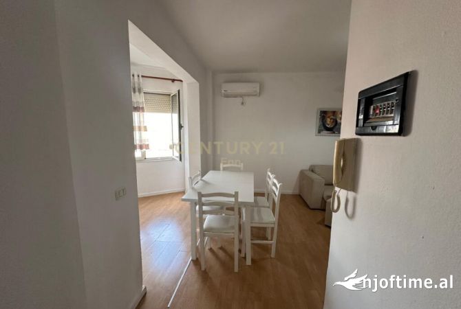 Shtepi me qera 1+1 ne Durres - 300 Euro