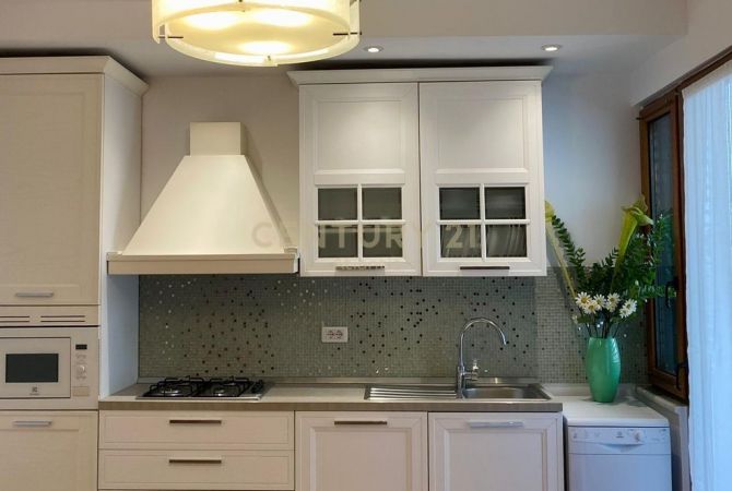 Casa in affitto 4+1 a Durazzo - 1,600 Euro