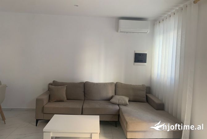 Shtepi me qera 2+1 ne Vlore - 350 Euro
