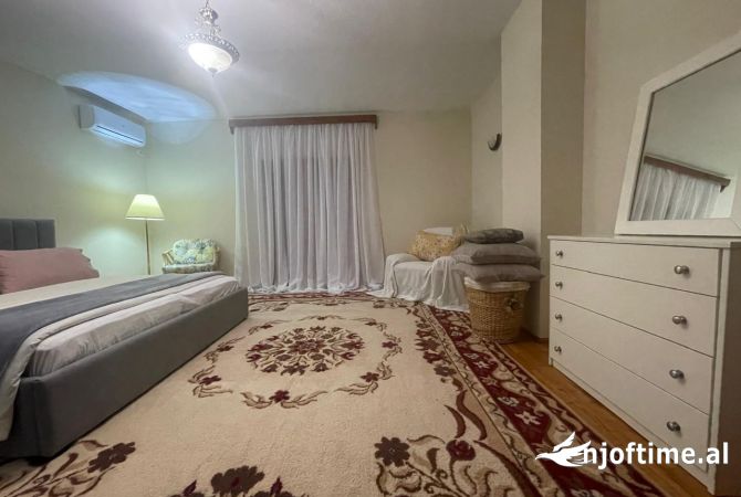 Shtepi me qera 3+1 ne Tirane - 1,000 Euro