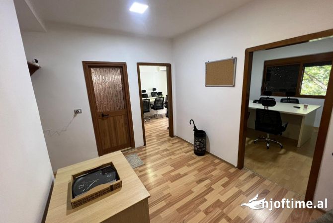 Ambient biznesi me qera 3+1 ne Tirane - 900 Euro