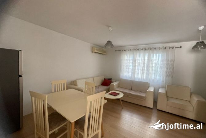 Shtepi me qera 1+1 ne Tirane - 450 Euro