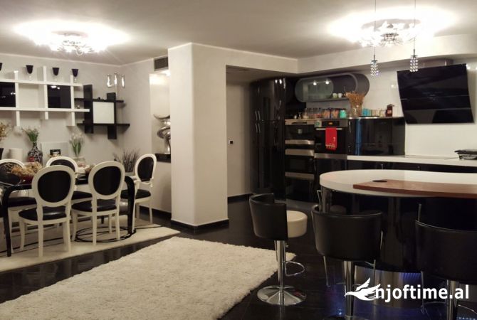 Shtepi me qera 3+1 ne Tirane - 3,000 Euro
