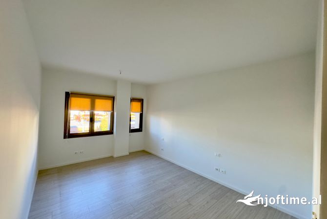 Ambient biznesi me qera 3+1 ne Tirane - 220,000 Leke