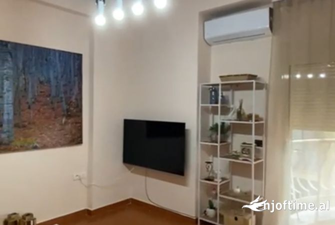 Shtepi ne shitje Apartament ne Tirane, 1+1, Mobilimi E mobiluar, Pagesa 116,000  Euro.